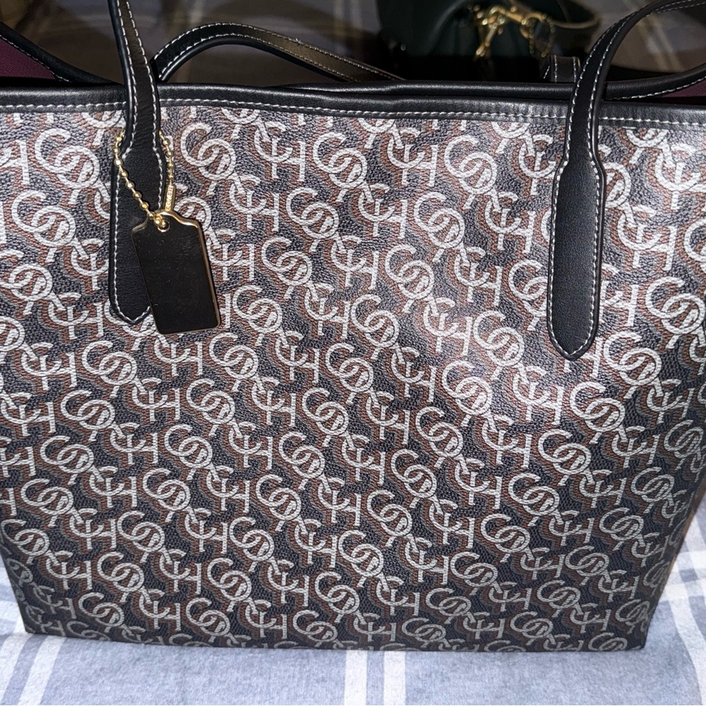 NWT COACH MONOGRAM CITY TOTE HANDBAG
SHOULDER BAG